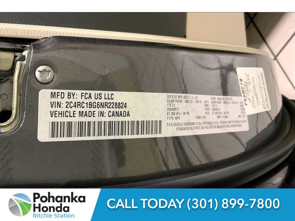 Used 2022 Chrysler Pacifica Touring-L image 35