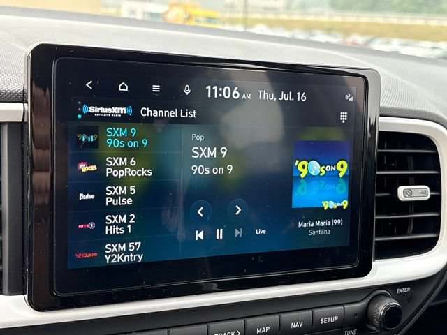 Used 2025 Hyundai Venue Limited FWD image 14