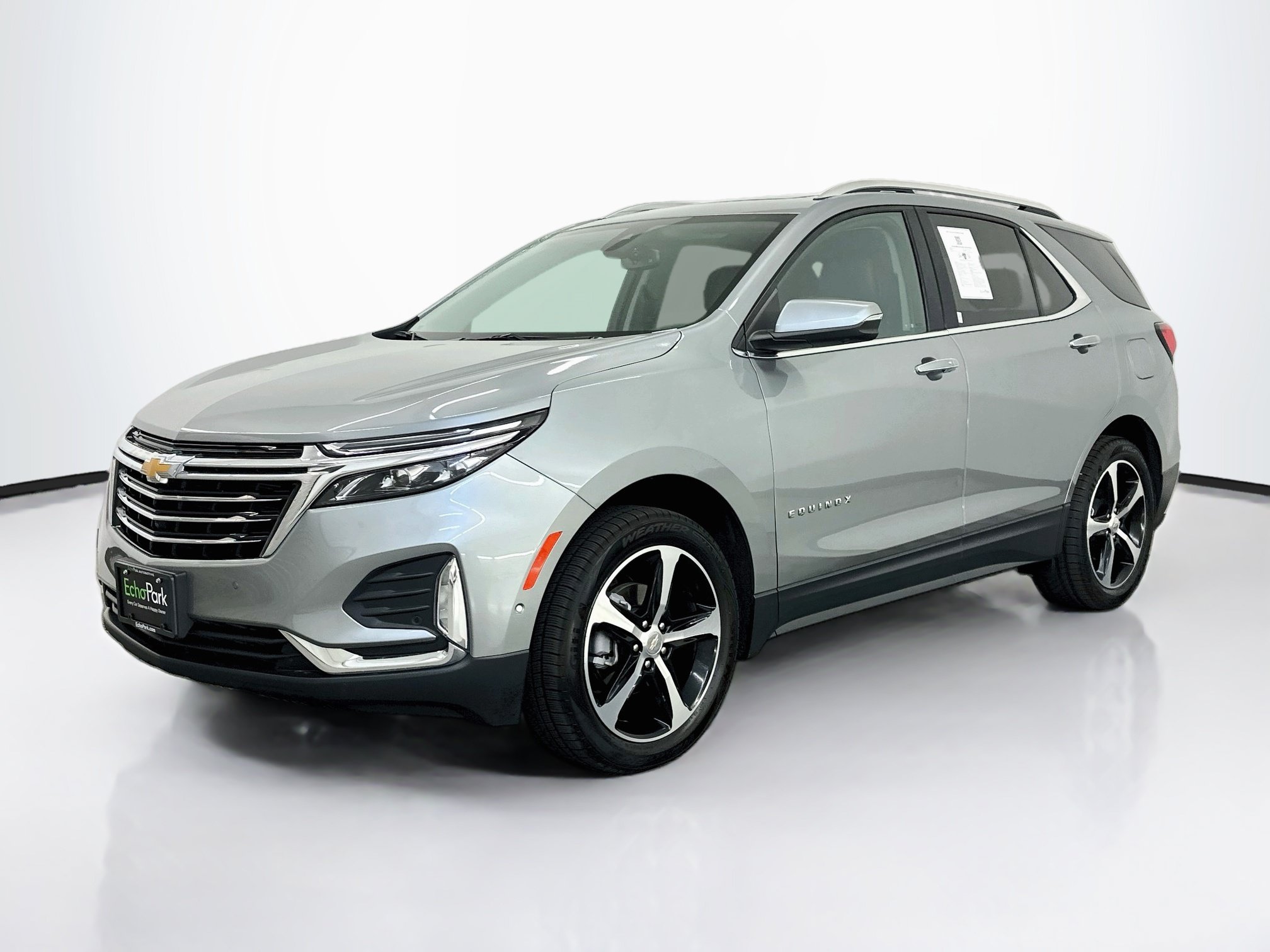 Used 2023 Chevrolet Equinox Premier AWD/4WD image 3