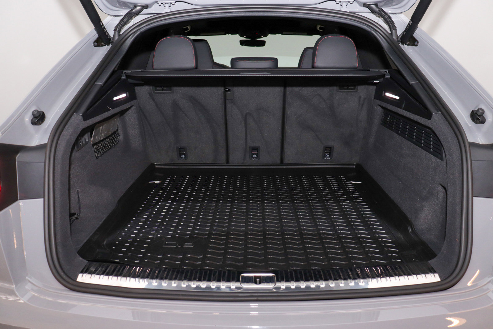 Used 2024 Audi RS Q8 image 31