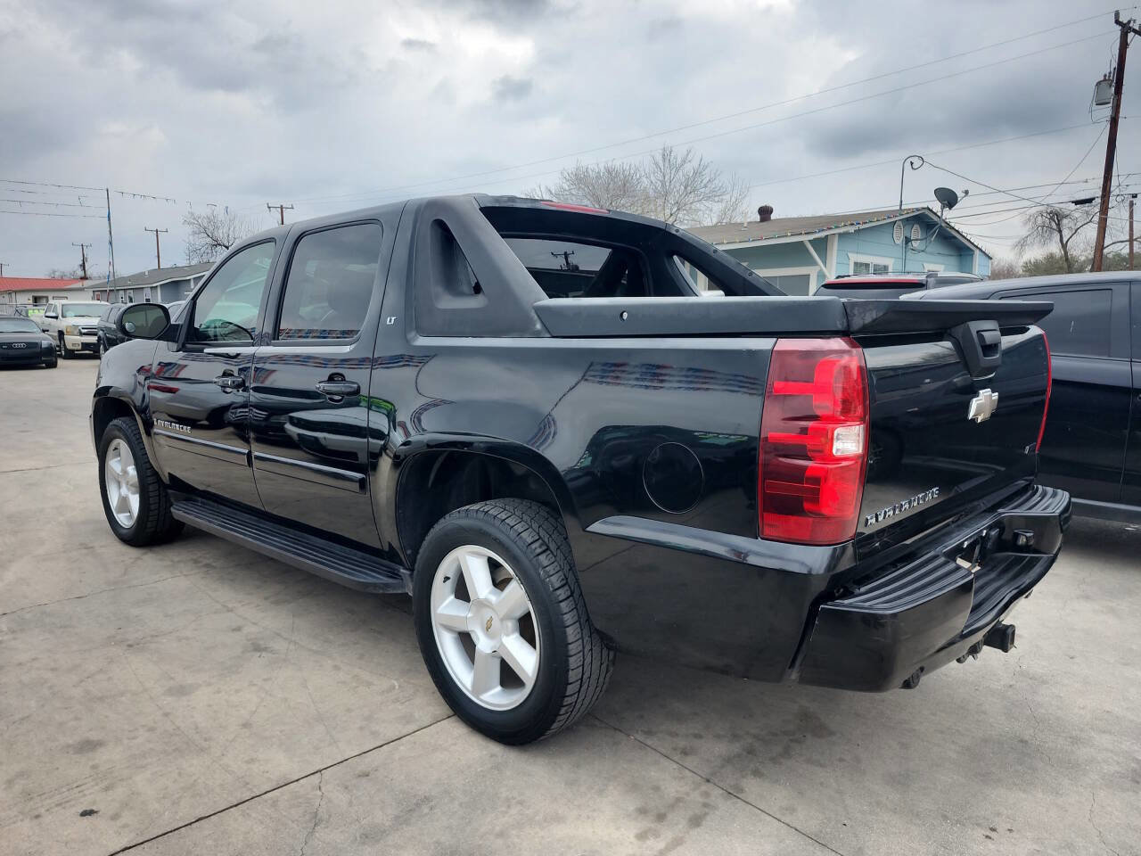 Used 2008 Chevrolet Avalanche LT w/ LT Preferred Equipment Group image 4