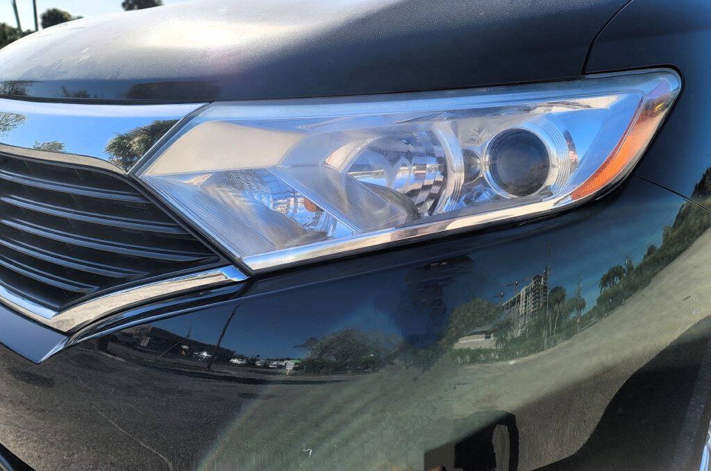 Used 2016 Nissan Quest SV FWD image 2
