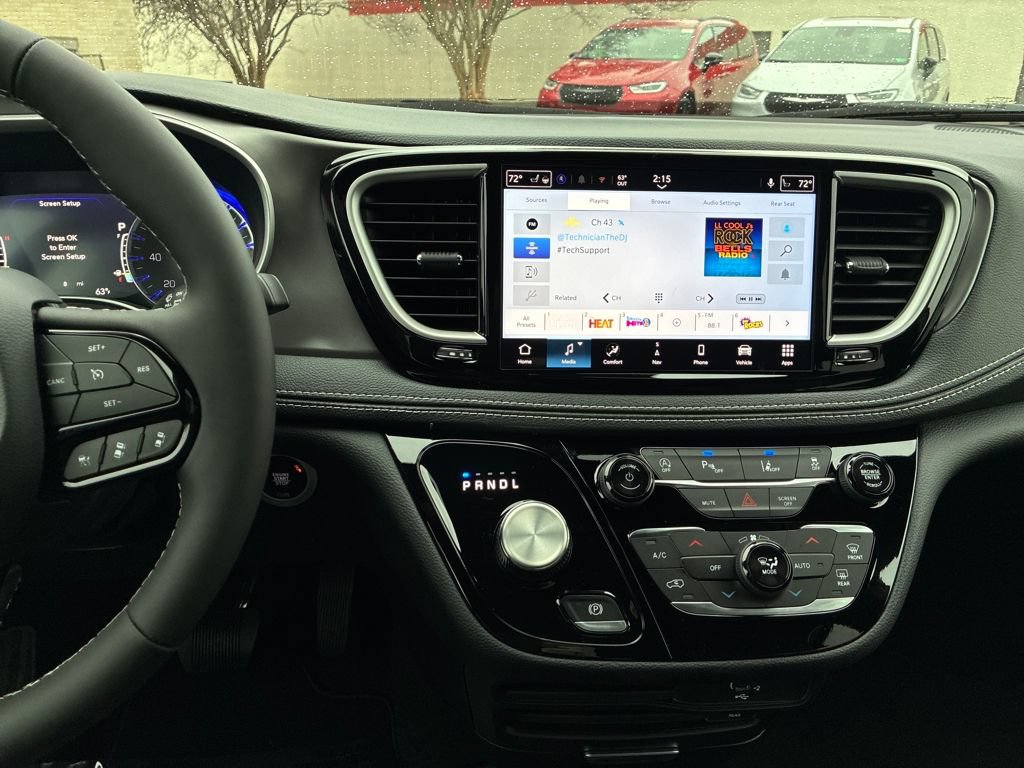 New 2026 Chrysler Pacifica Select AWD/4WD image 18