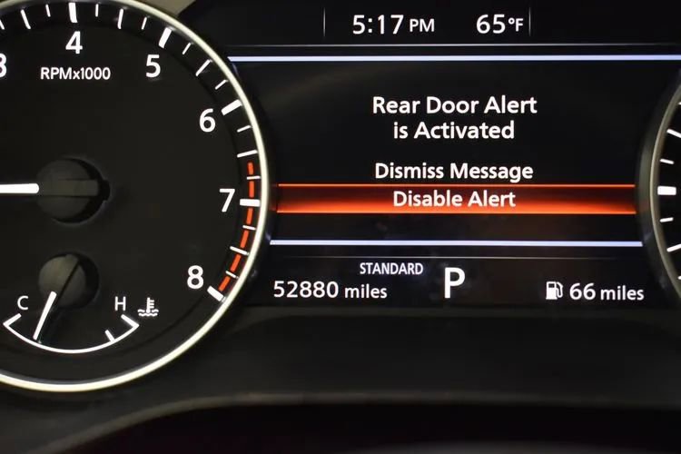 Used 2024 Nissan Pathfinder SV FWD image 28