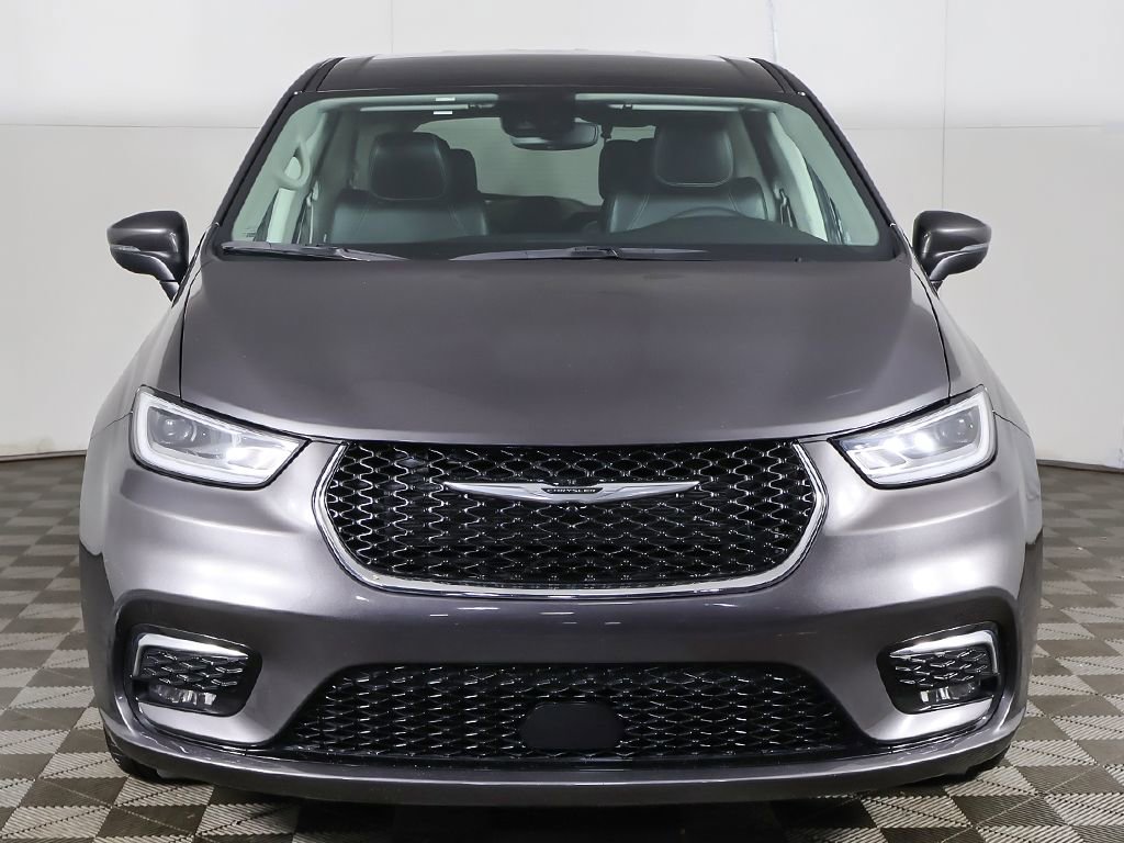 Used 2023 Chrysler Pacifica Touring-L FWD image 13