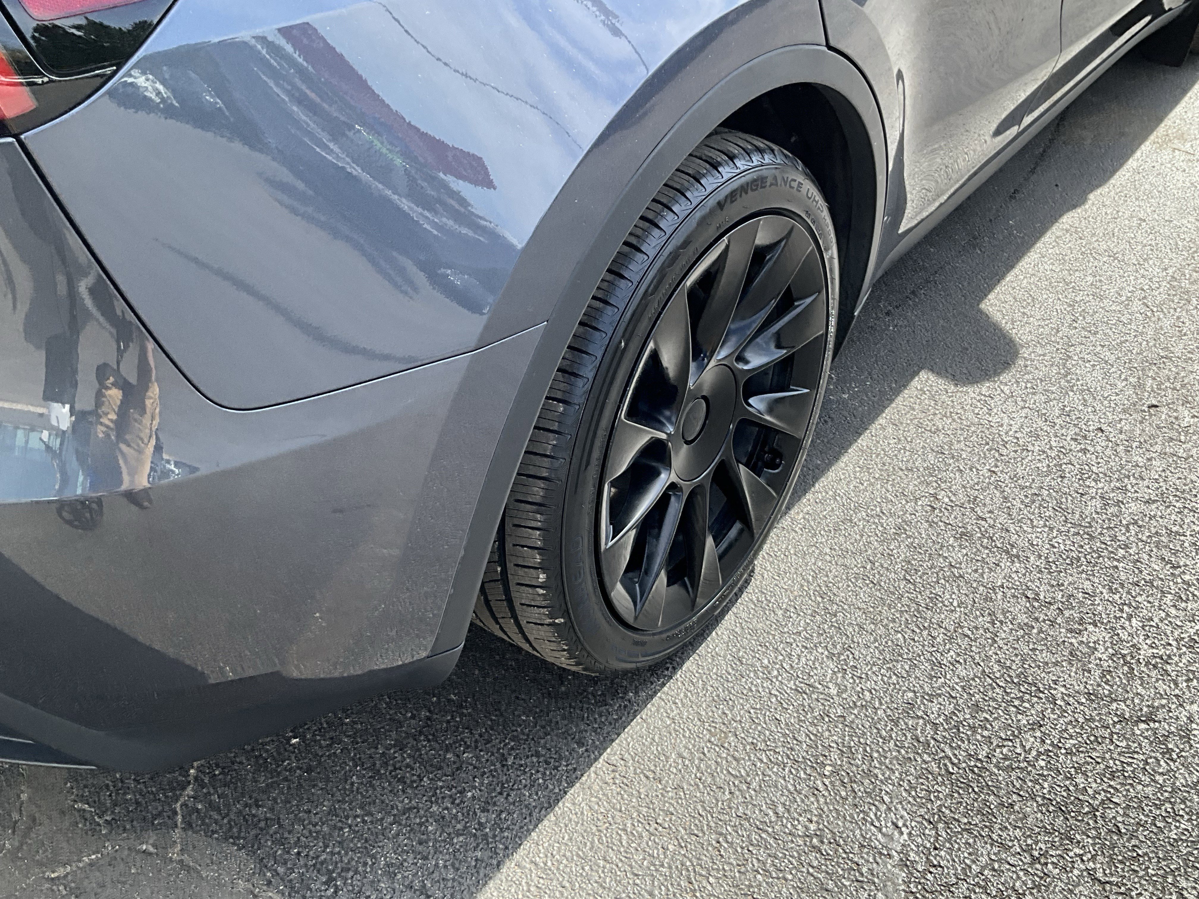 Used 2023 Tesla Model Y Long Range image 8