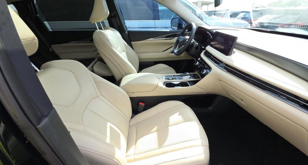 Certified 2023 INFINITI QX60 Luxe w/ Vision Package image 11