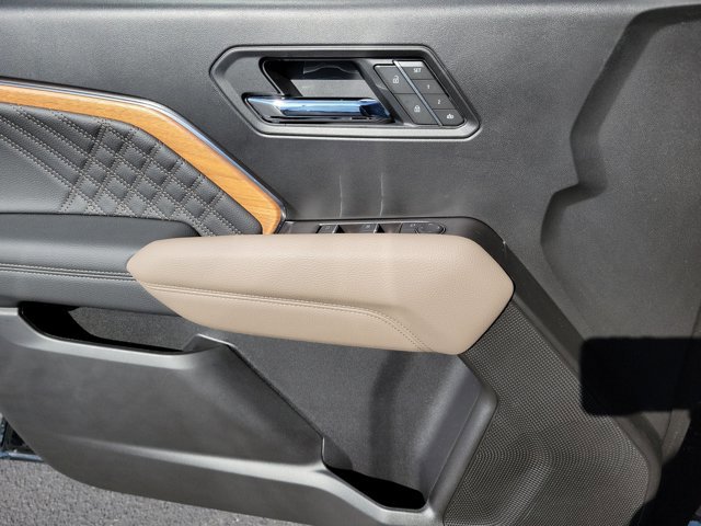 Used 2025 GMC Canyon Denali w/ LPO, Denali Black Edition image 27