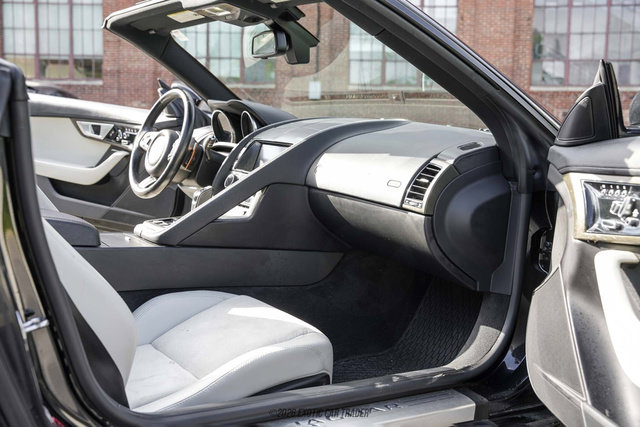 Used 2015 Jaguar F-TYPE S RWD image 34