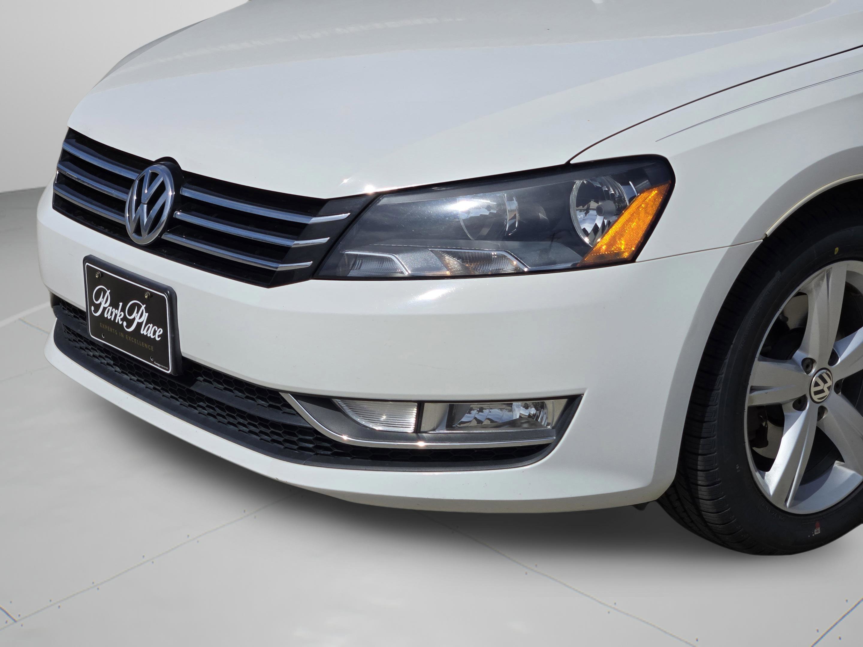 Used 2015 Volkswagen Passat 1.8T Limited Edition FWD image 13