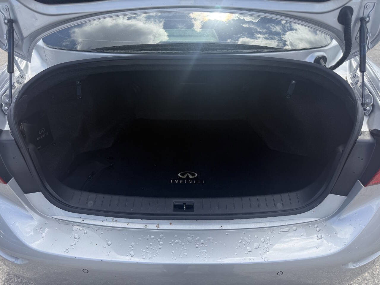 Used 2017 INFINITI Q50 Premium w/ 2.0T Premium Plus Package RWD image 16