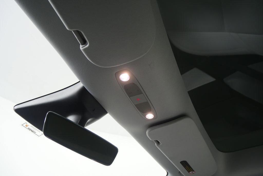 Used 2021 Tesla Model Y Long Range image 21