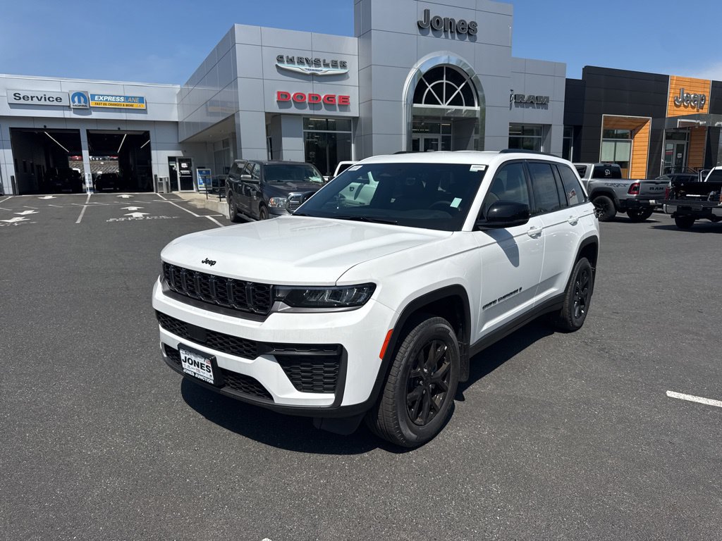New 2026 Jeep Grand Cherokee Altitude