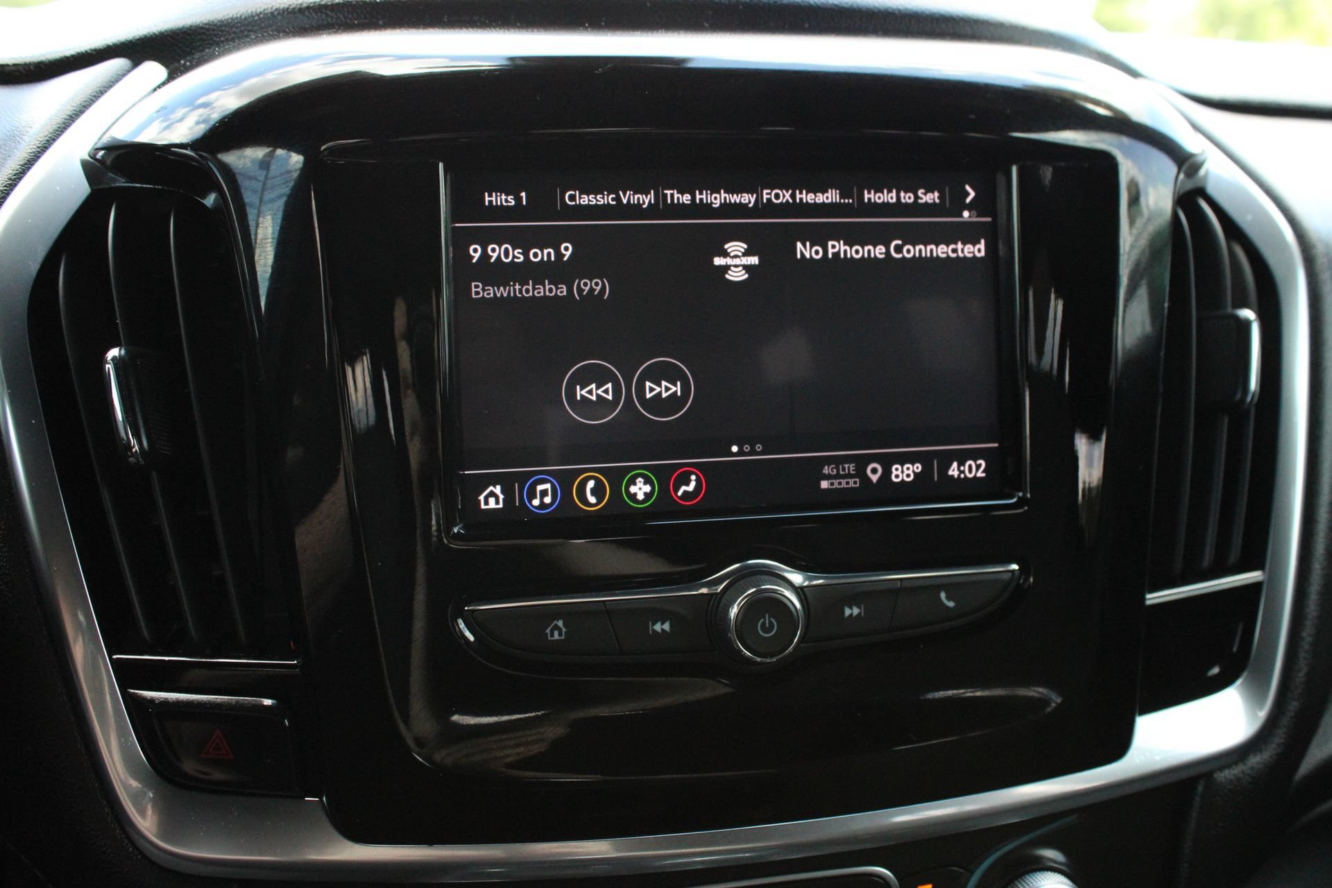 Used 2023 Chevrolet Traverse LT FWD image 36