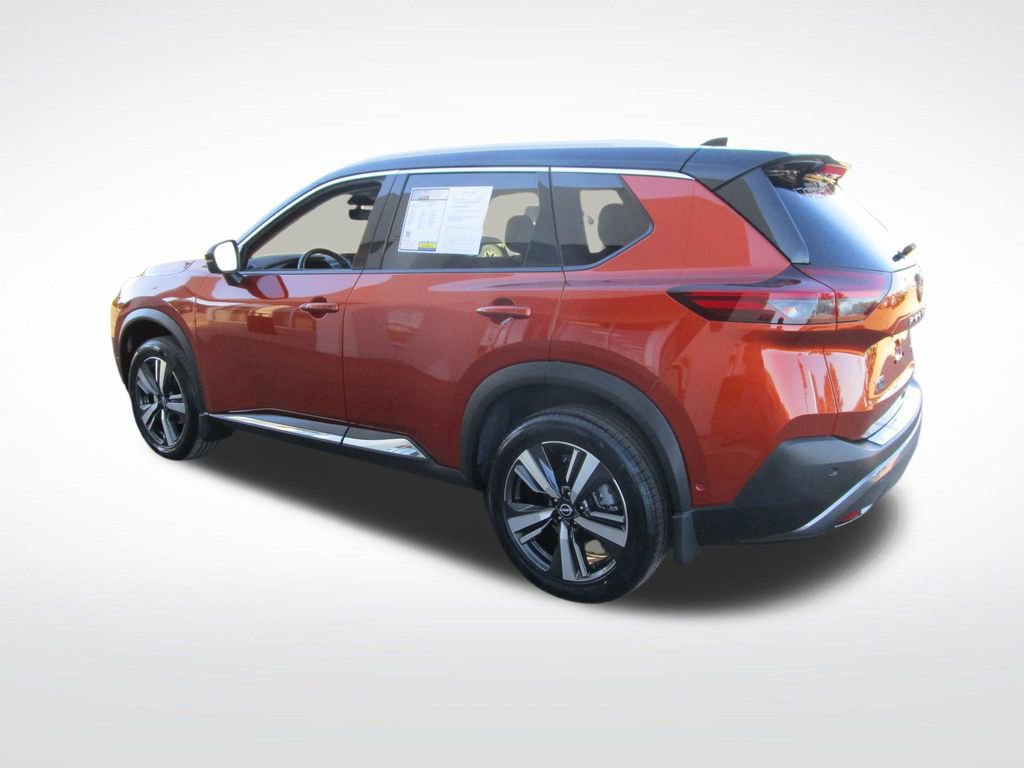 Used 2023 Nissan Rogue SL w/ SL Premium Package image 3