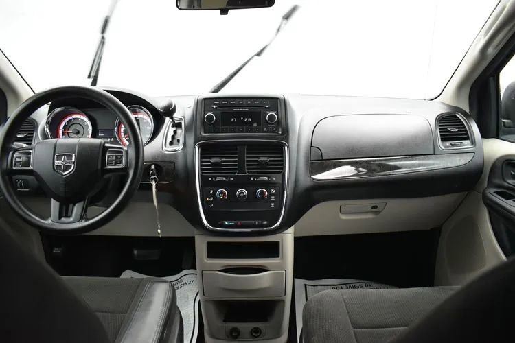 Used 2012 Dodge Grand Caravan American Value Package FWD image 19