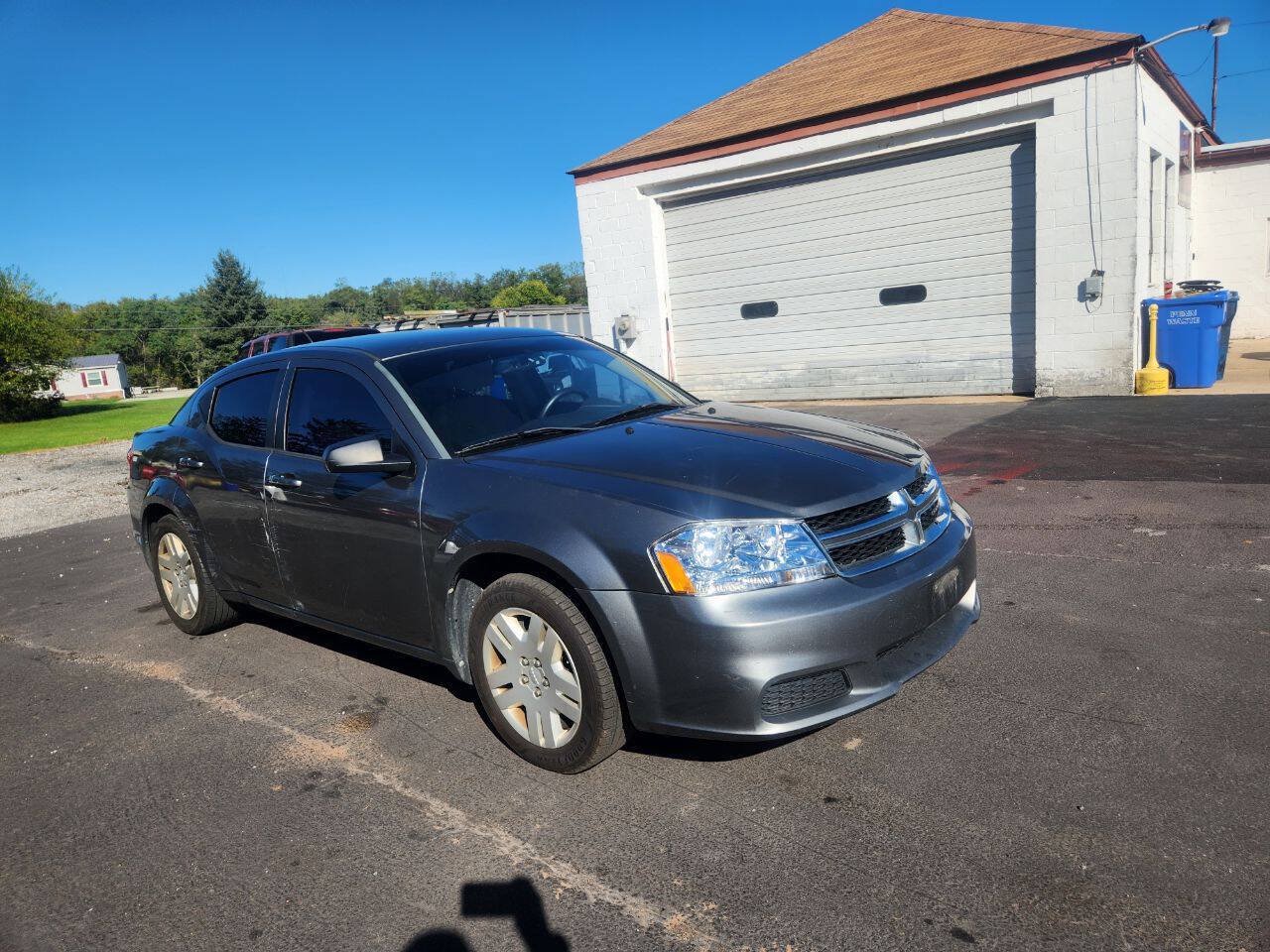 Used 2013 Dodge Avenger SE FWD image 3