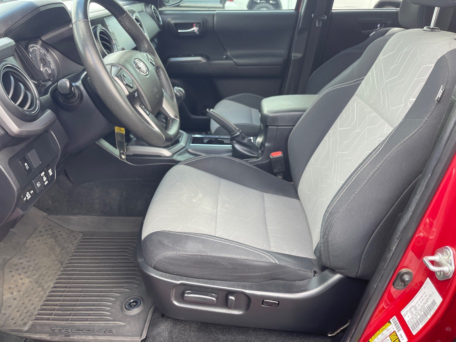 Used 2023 Toyota Tacoma TRD Off-Road AWD/4WD image 10
