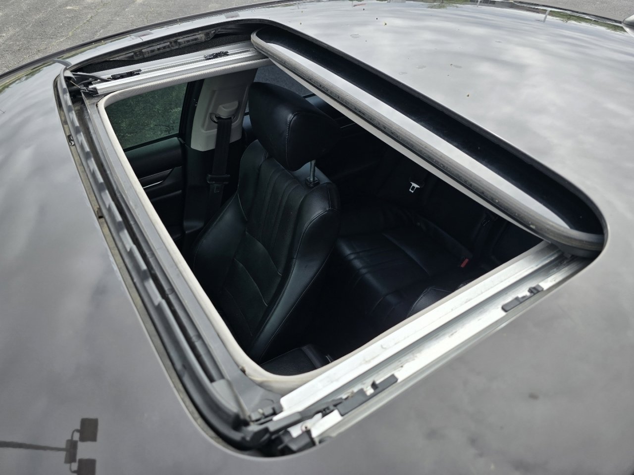 Used 2018 Honda Accord Touring image 3