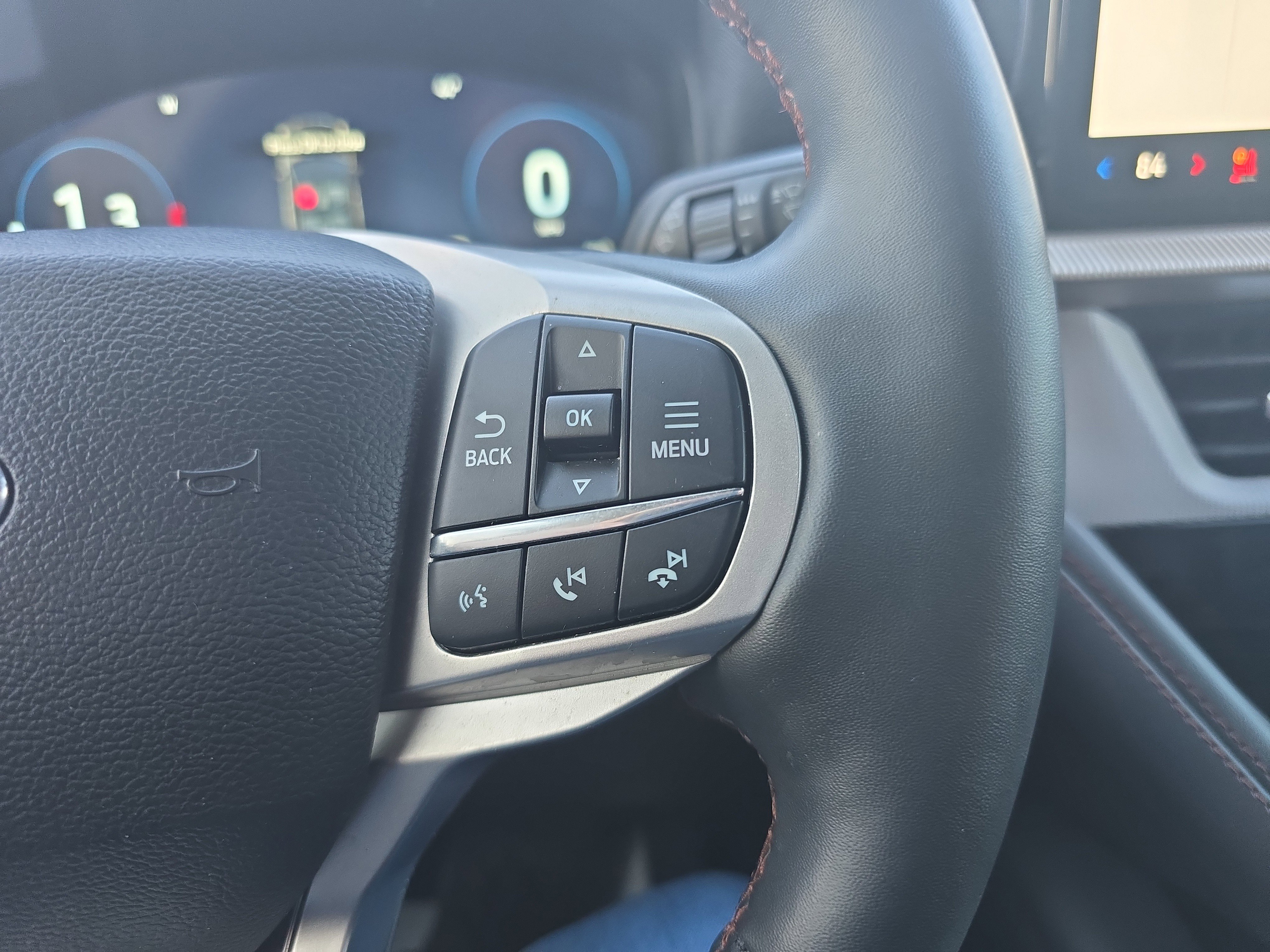 Used 2025 Ford Explorer Active w/ Active Comfort Package image 22