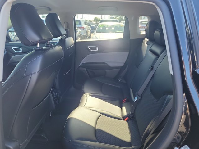 Used 2022 Jeep Compass Latitude FWD image 12