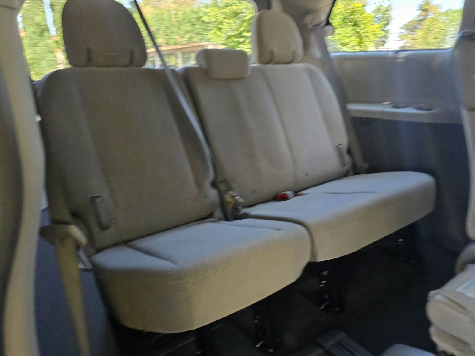 Used 2019 Toyota Sienna LE image 37