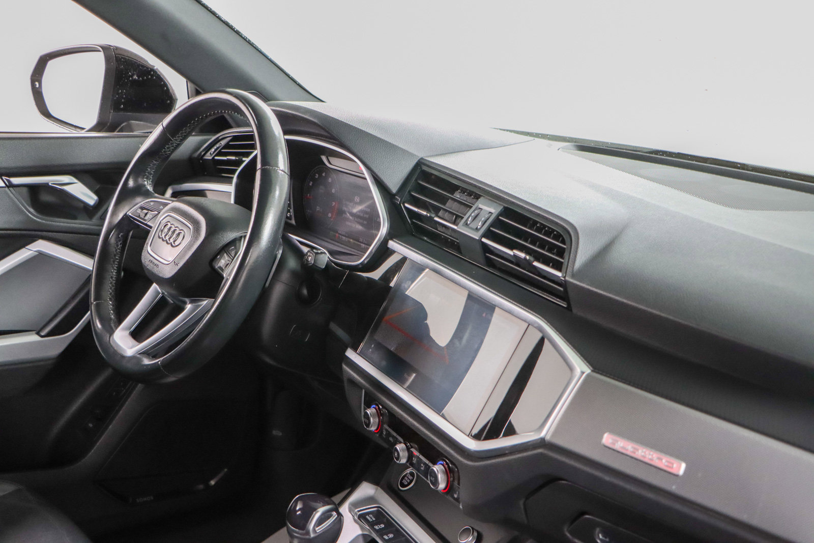 Used 2022 Audi Q3 2.0T Premium Plus w/ Premium Plus Package image 26