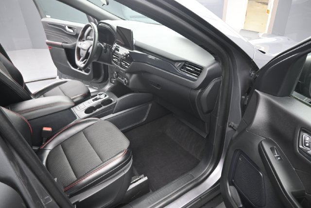 Used 2023 Ford Escape ST-Line AWD/4WD image 17