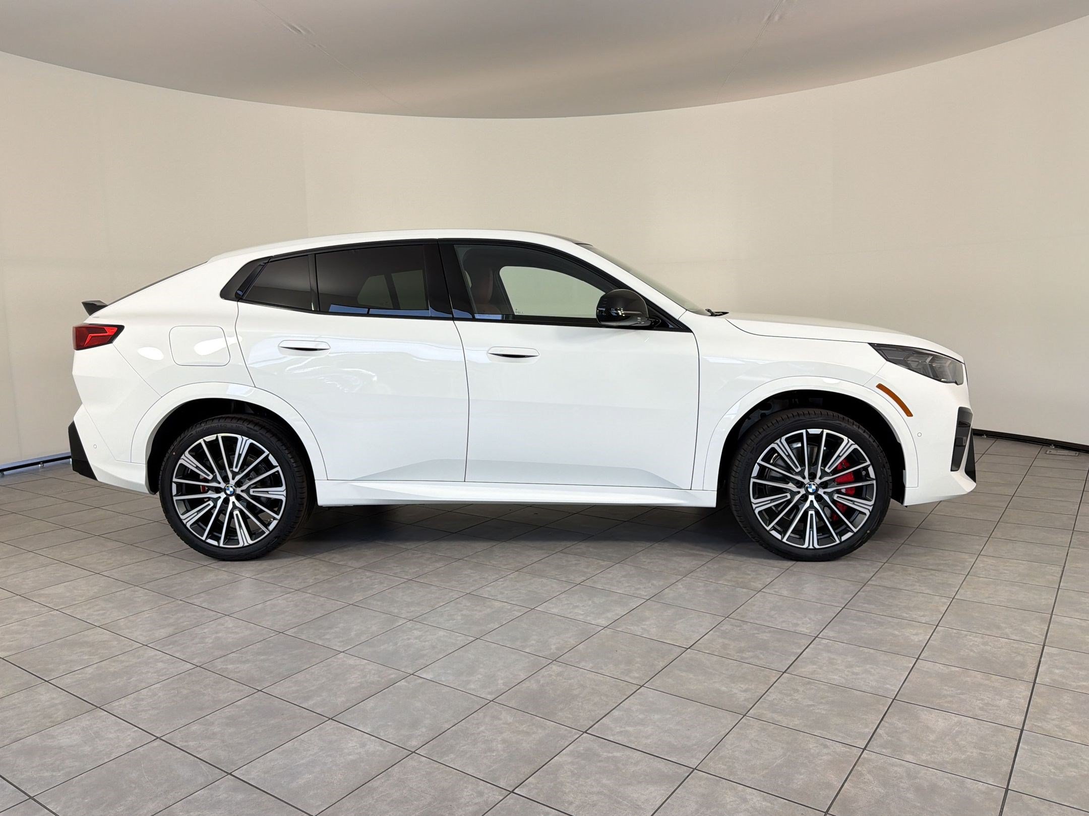 New 2026 BMW X2 xDrive28i w/ M Sport Package AWD/4WD image 8