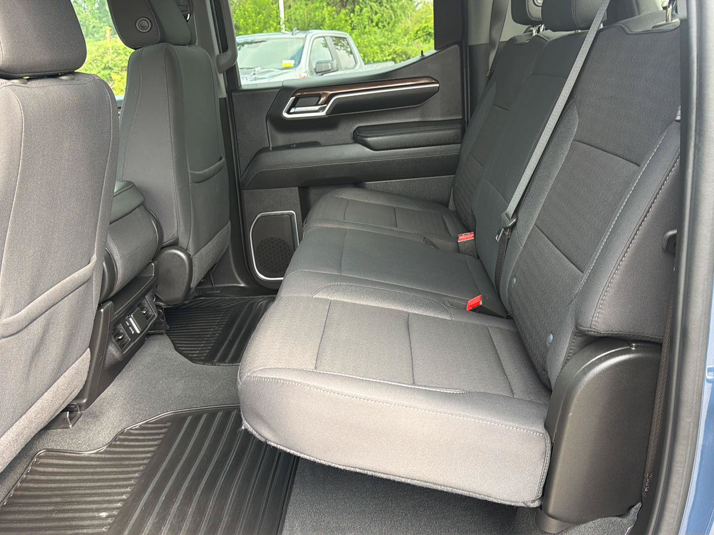 Used 2024 Chevrolet Silverado 1500 LT AWD/4WD image 28