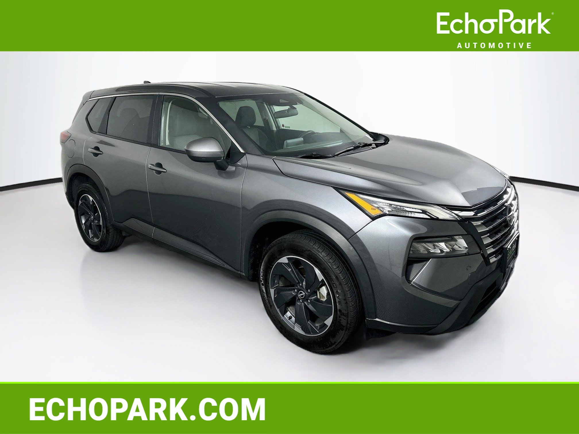 Used 2025 Nissan Rogue SV FWD image 1