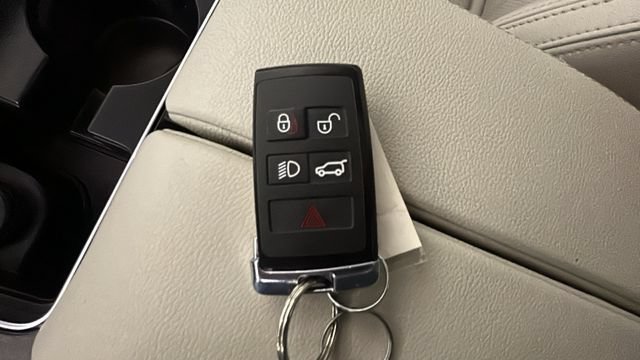 Used 2021 Land Rover Range Rover Velar R-Dynamic S AWD/4WD image 20