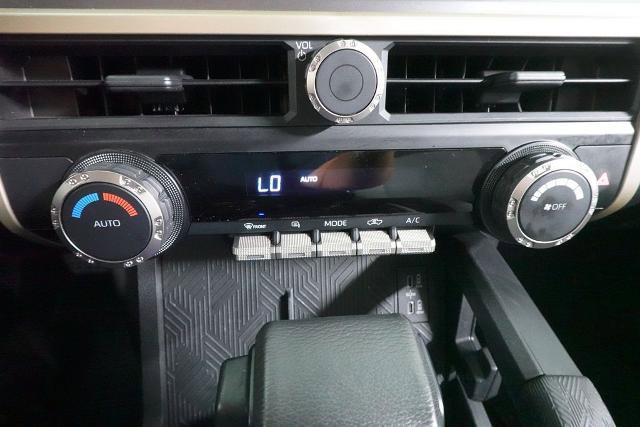 Used 2025 Toyota Tacoma TRD Off-Road image 15