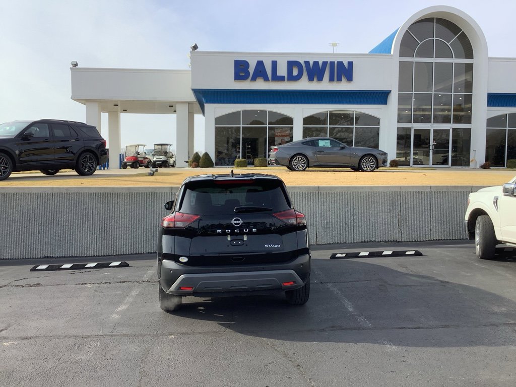 Used 2023 Nissan Rogue SV image 6