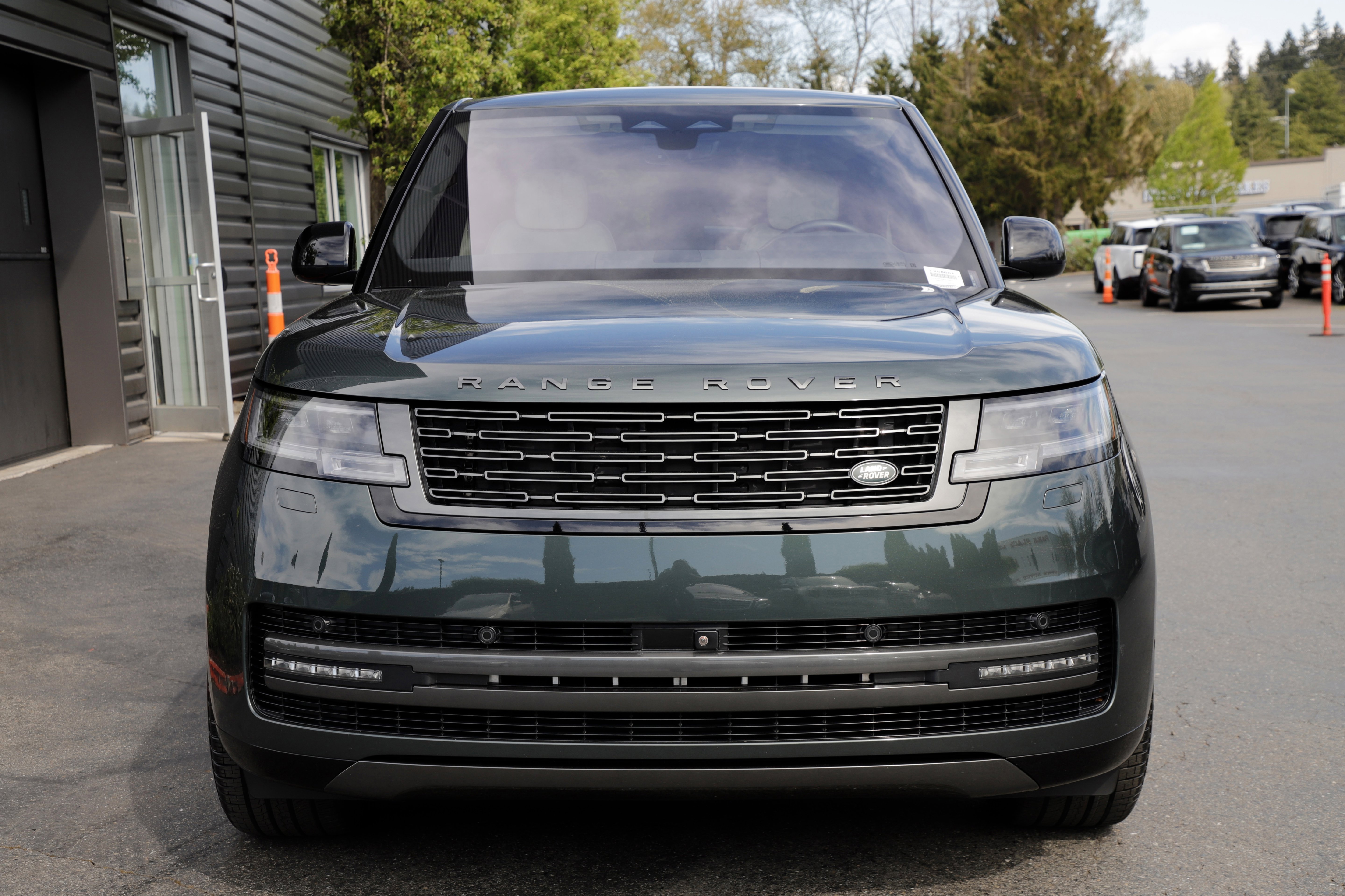 Used 2023 Land Rover Range Rover SE AWD/4WD image 4