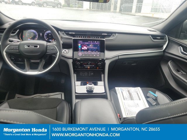 Used 2025 Jeep Grand Cherokee L Altitude RWD image 33