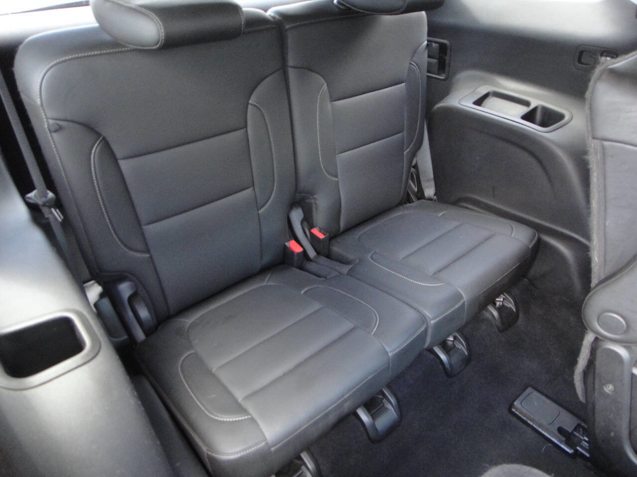 Used 2021 GMC Acadia SLT w/ Premium Package image 16