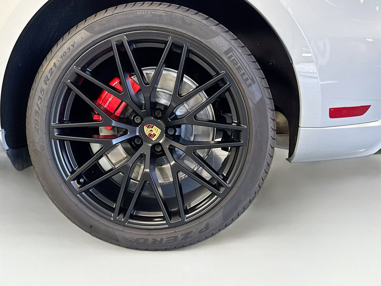 Certified 2023 Porsche Macan GTS image 25