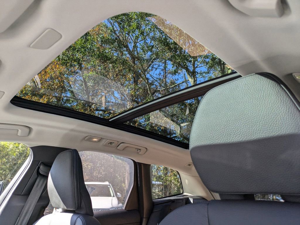 New 2025 Volvo XC60 B5 Plus w/ Climate Package image 19
