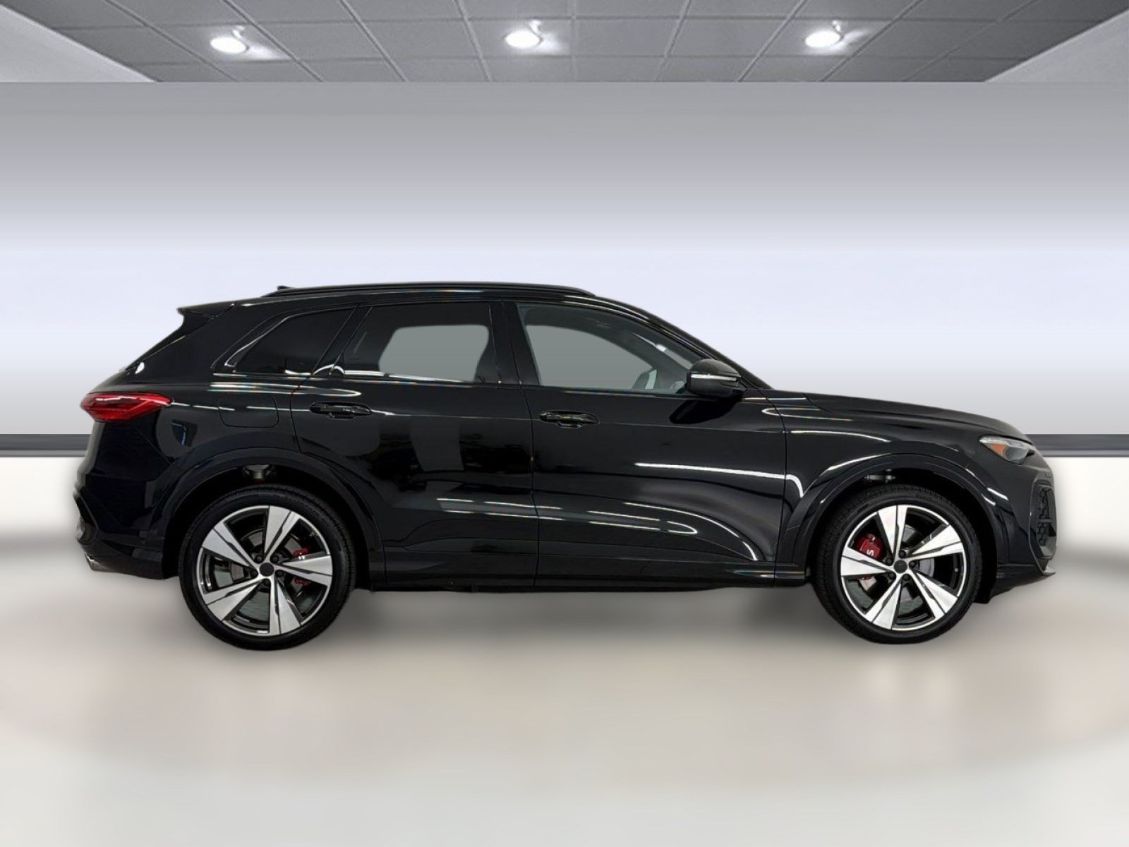 New 2026 Audi SQ5 Premium Plus AWD/4WD image 8