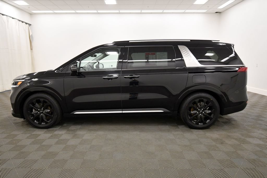 Certified 2023 Kia Carnival SX FWD image 4