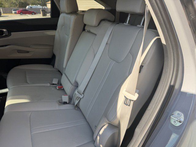Used 2025 Kia Sorento S w/ Panoramic Sunroof Package FWD image 11