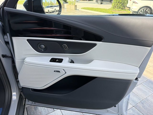 New 2026 Lincoln Nautilus Premier w/ Equipment Group 102A AWD/4WD image 17