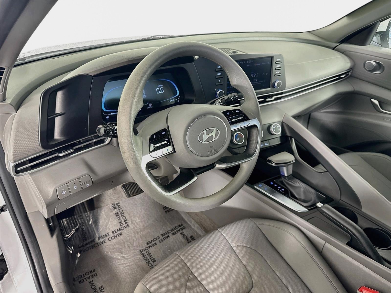 Used 2024 Hyundai Elantra SE FWD image 9