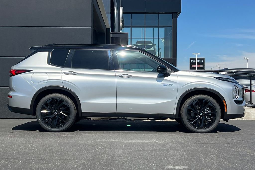 New 2025 Mitsubishi Outlander SEL Black Edition image 4
