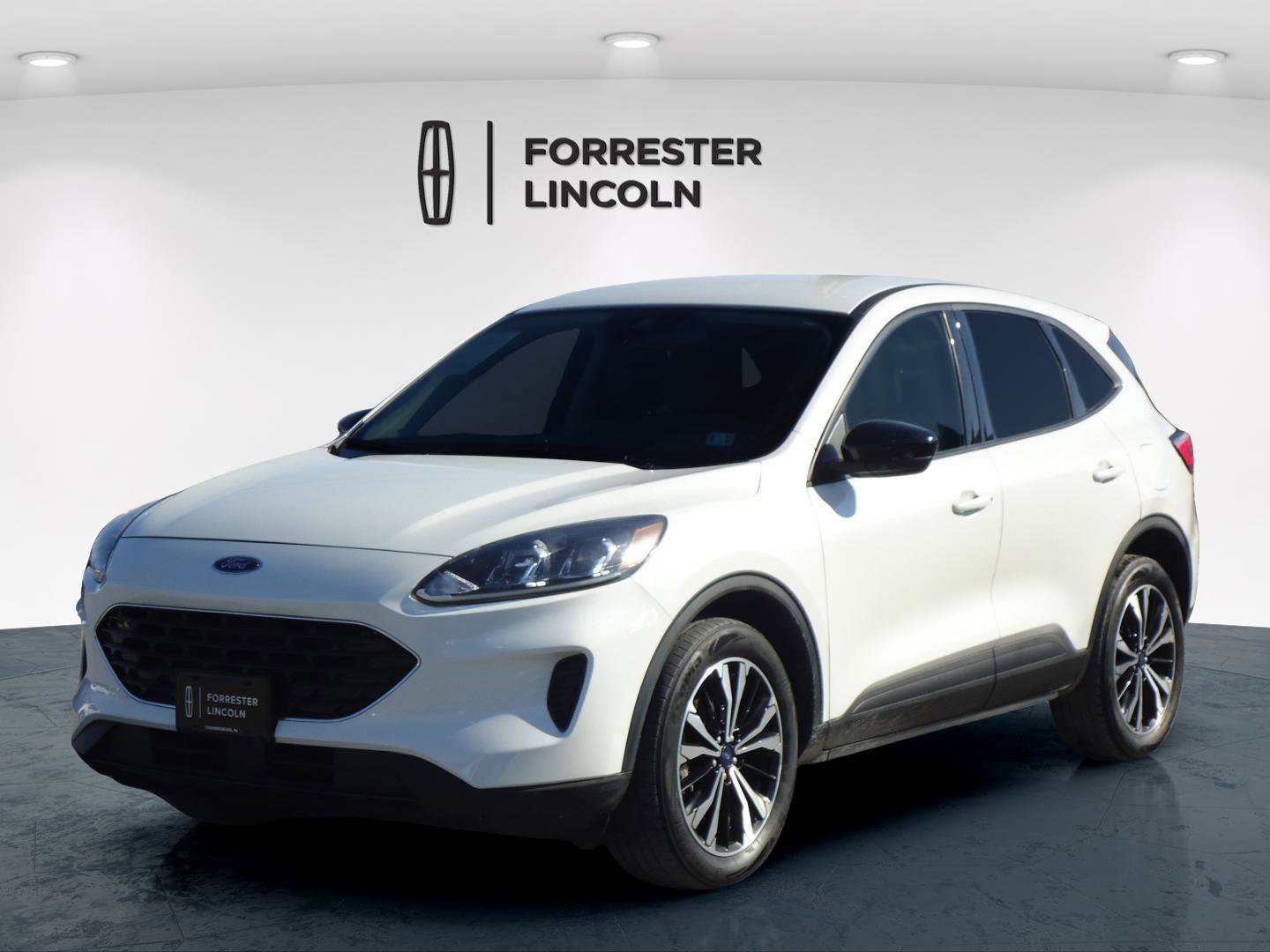 Used 2022 Ford Escape SE w/ SE Sport Appearance Package image 7