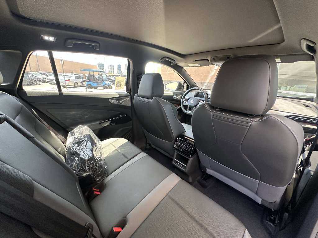 Used 2023 Volkswagen ID.4 S image 28