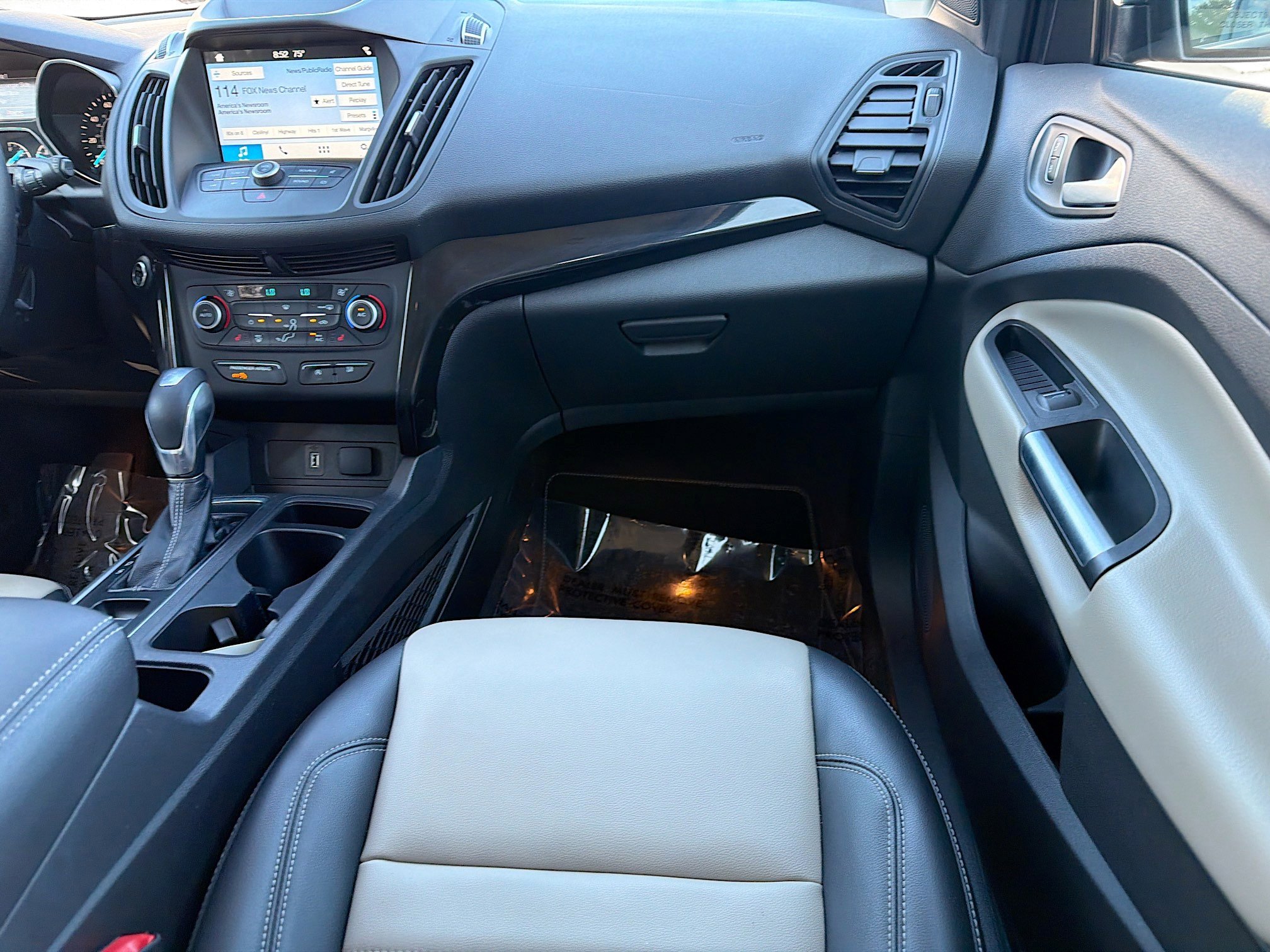 Used 2019 Ford Escape SEL image 18