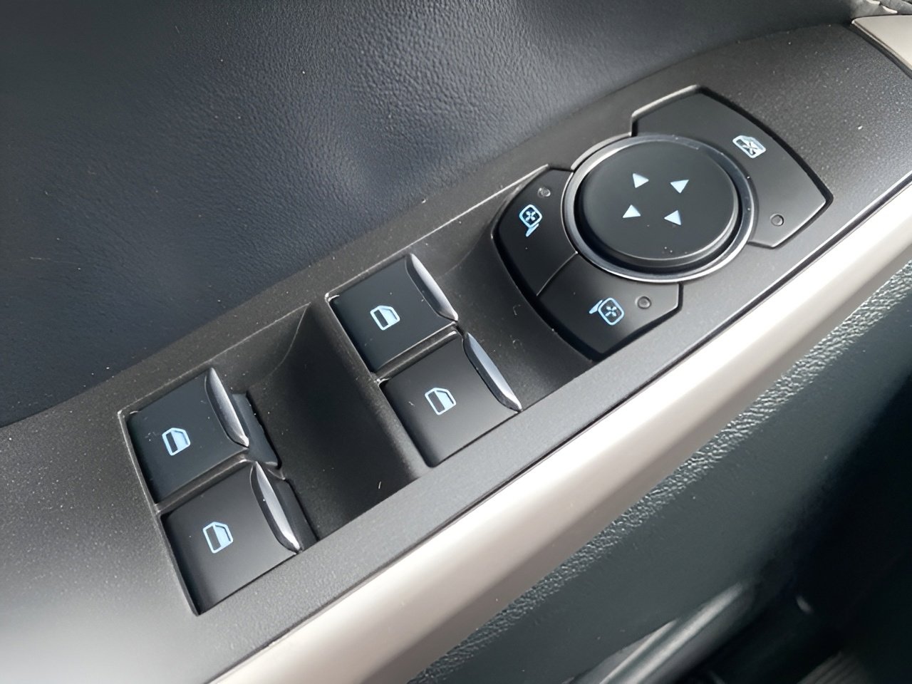 Used 2023 Ford Explorer XLT w/ Equipment Group 202A image 48