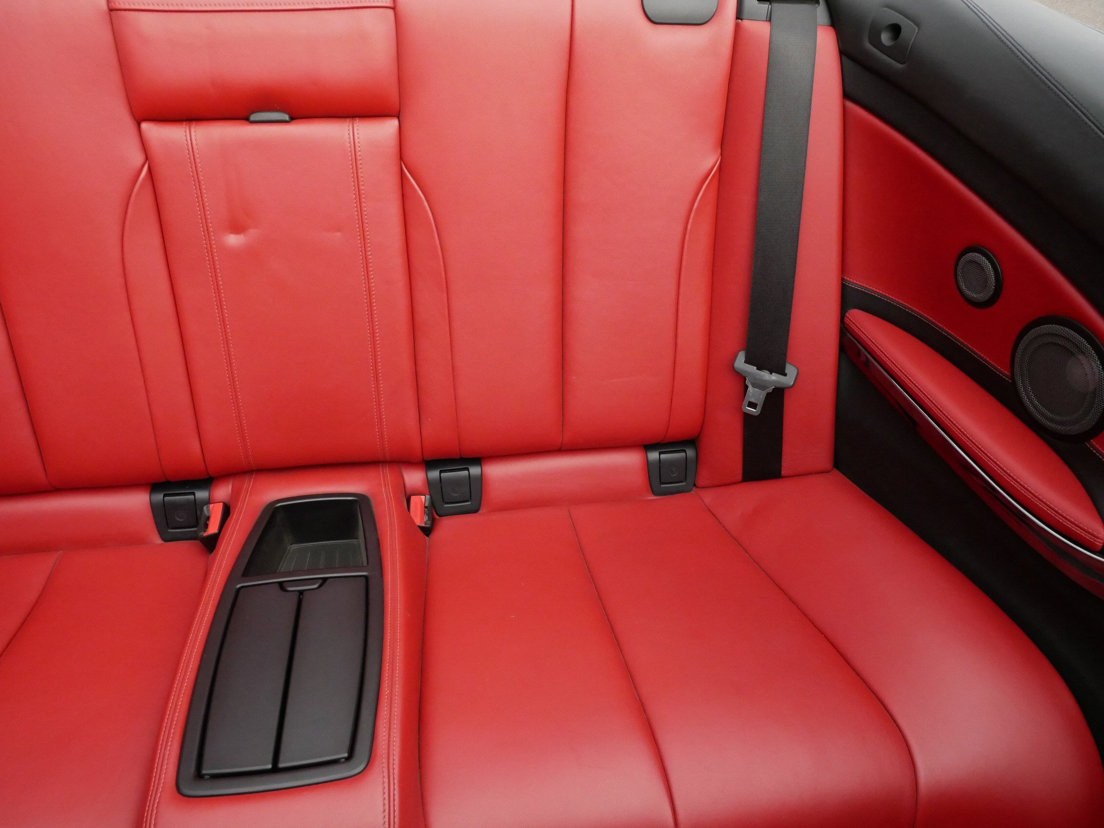 Used 2018 BMW M4 Convertible image 14